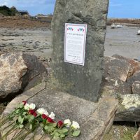 La stèle du Diben à la mémoires des Plouganistes de la France libre