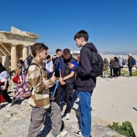 Les élèves ont interviewé les lycéens grecs sur le site de l'Acropole