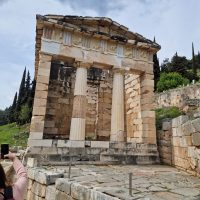 Le petit temple appelé Trésor des Athéniens